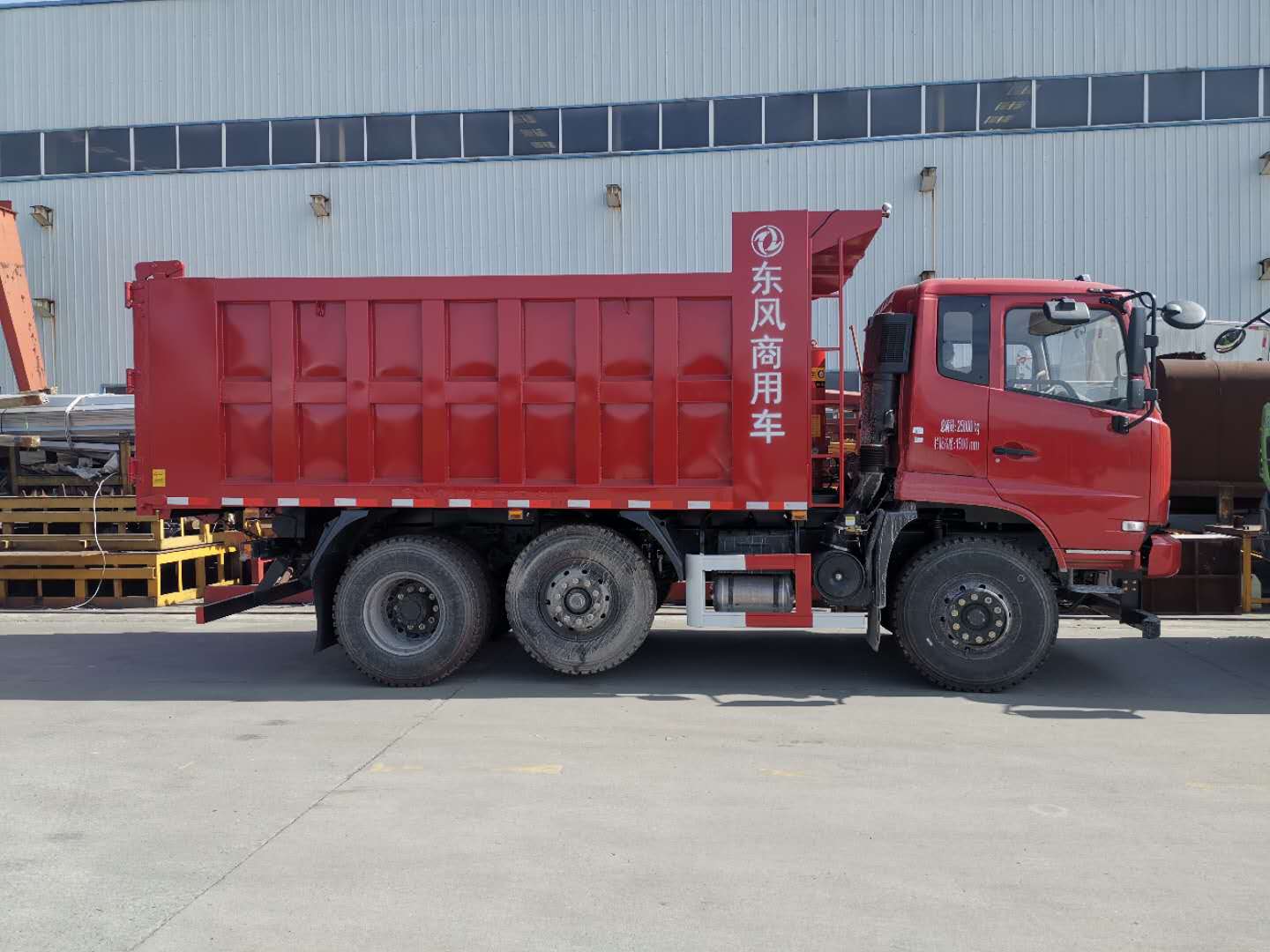 最新6轴2桥自卸车